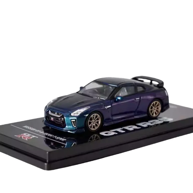 1:64 Nissan GT-R R35 God of War T-SPEC diecast alloy model, children's collection of decorative toys, holiday gifts for children