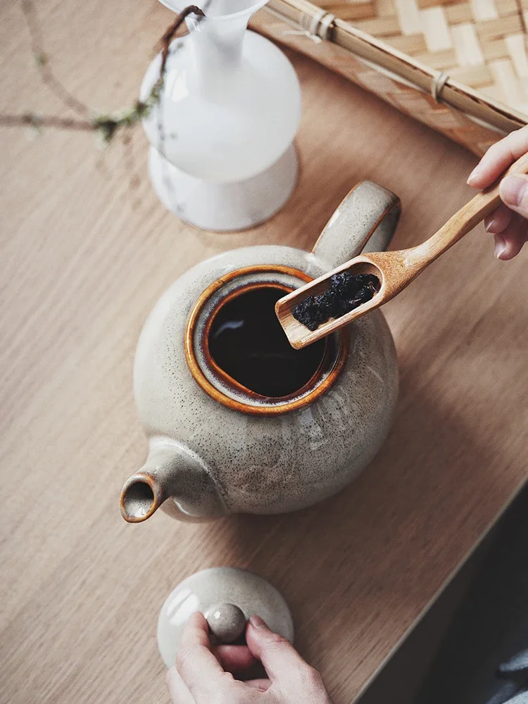 Creative Ceramic Teapot Restaurant Afternoon Teapot Home Kung Fu teapot underglaze color resistant to high temperatures