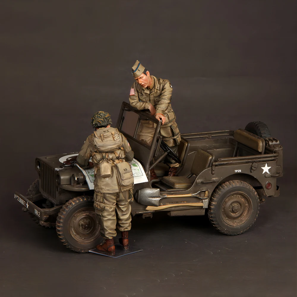 1/35 Resin Model Figure Kits GK , Two People，No Car，Military Theme，Unassembled And Unpainted，379C