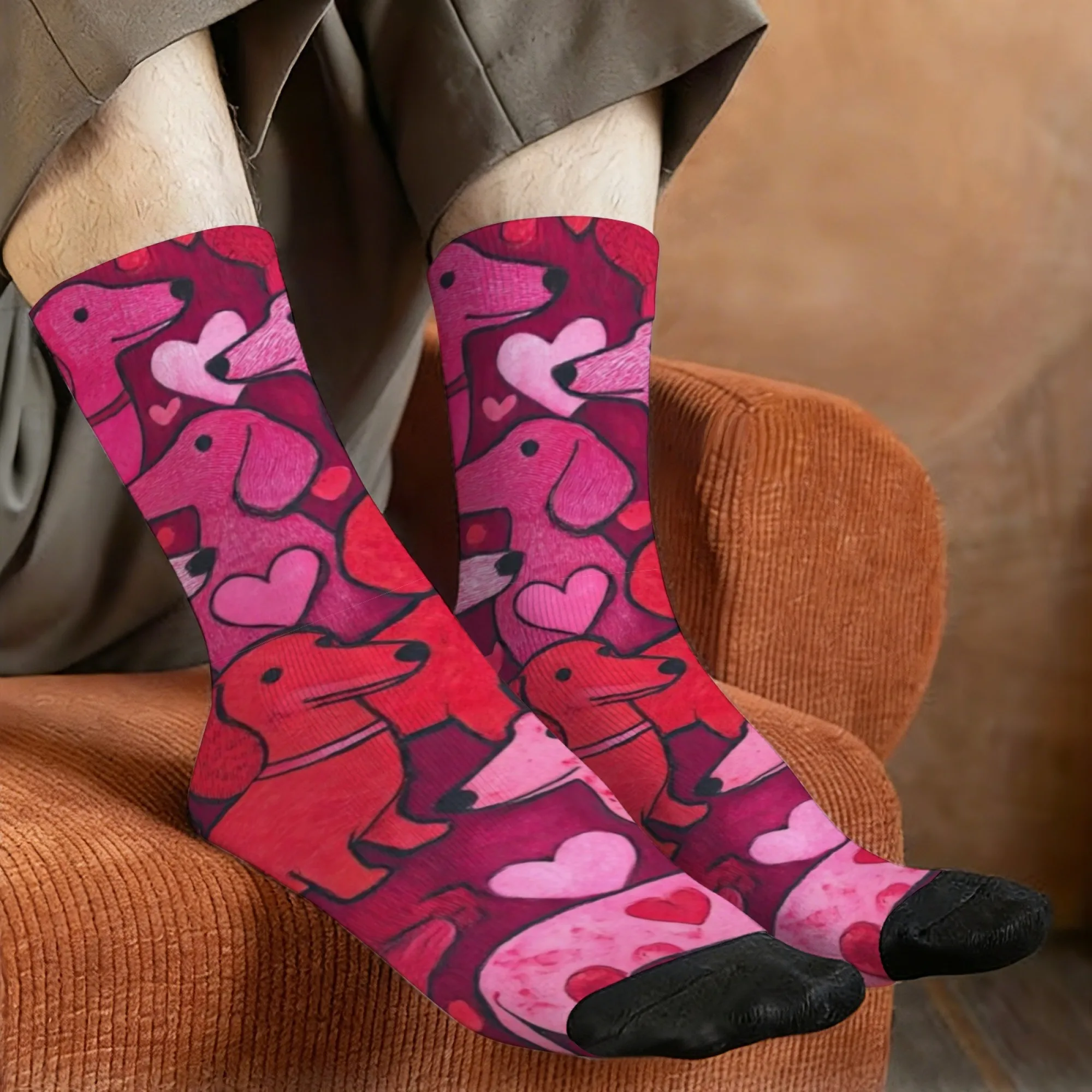 Heart-shaped dachshund print men's socks, comfortable, breathable, non-slip, casual socks, fun party gift for holidays.