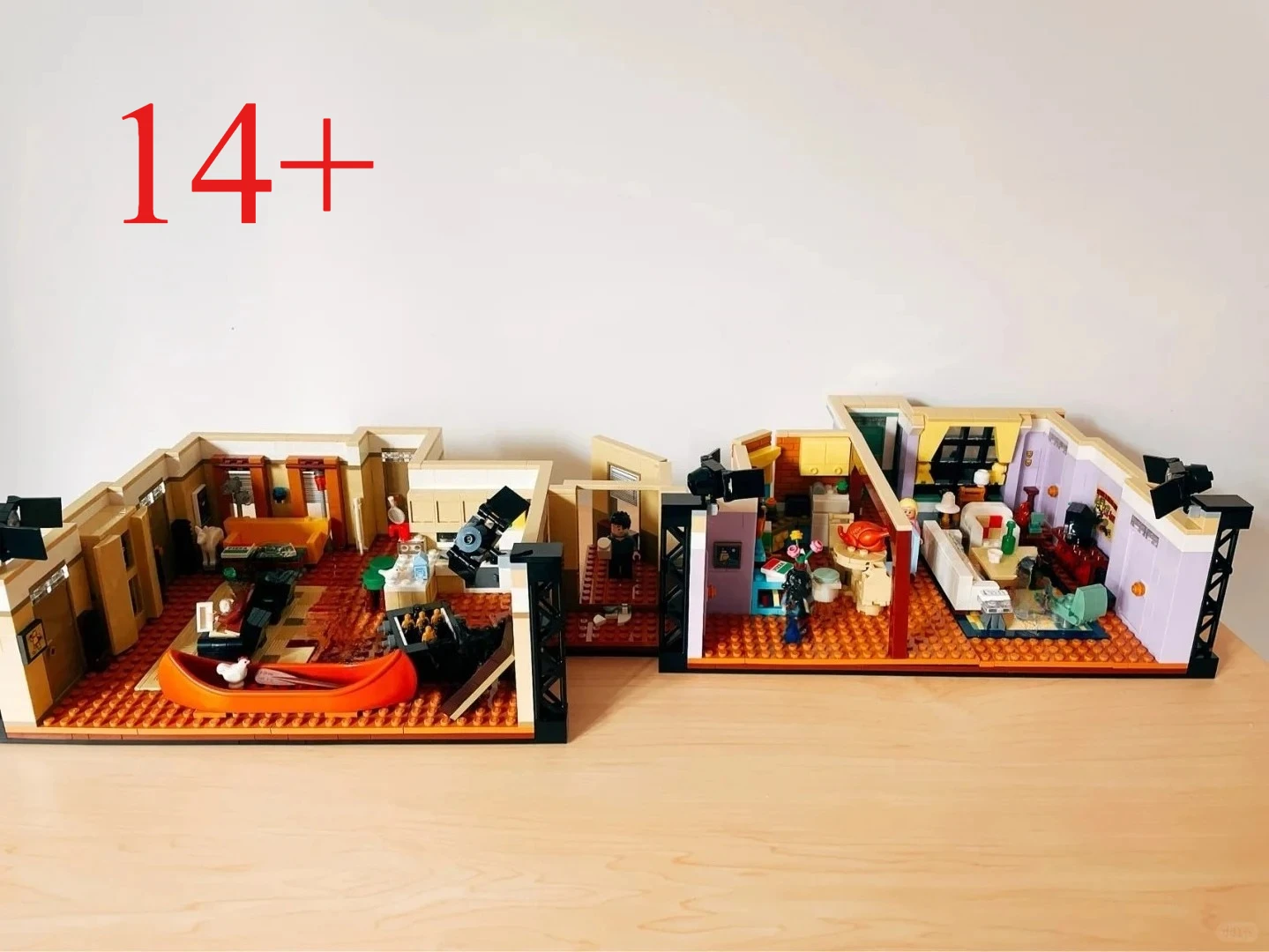 LEGP 10292 2048pcs ภาพยนตร์ Apartment ฉาก Building Blocks ชุดชุดของเล่นสูง Restored ภาพยนตร์คลาสสิกฉากคอลเลกชันของขวัญ