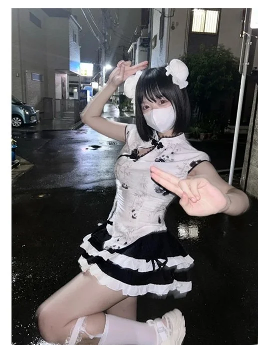 

Chinese Sle Maidsuit Set with Buttoned White Panda Design Top ort Sve Stand Collar Summer Faion for Women