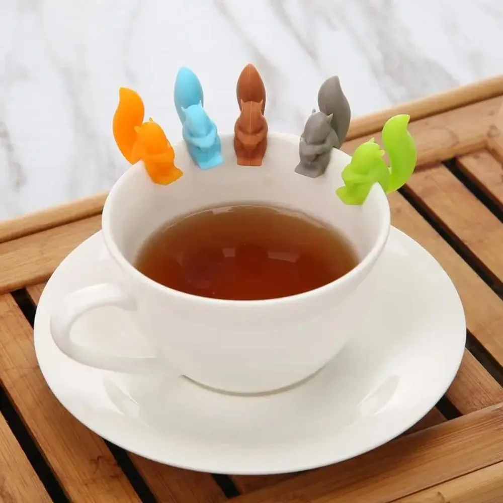 5pcs Cute Silicone Squirrel Tea Bag Hanging Holder Tea Infuser Mug Cup Clip Label Party Home Decor colour Tea set accessories