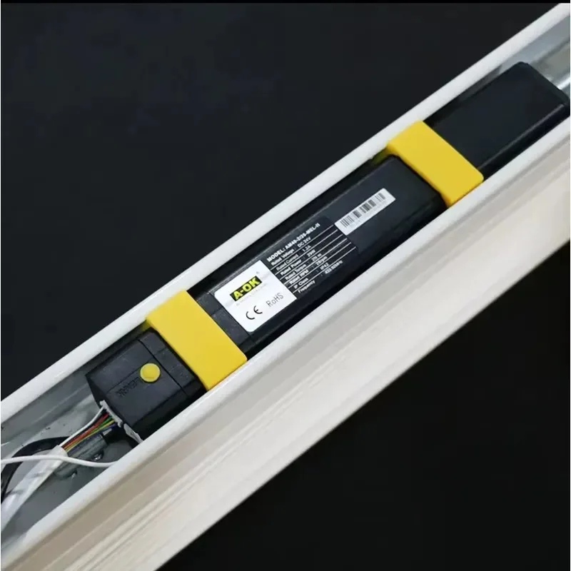2026Modern Home Automatic Built-in Vertical Electric Motor Wooden Sunscreen Blinds Curtain view 5