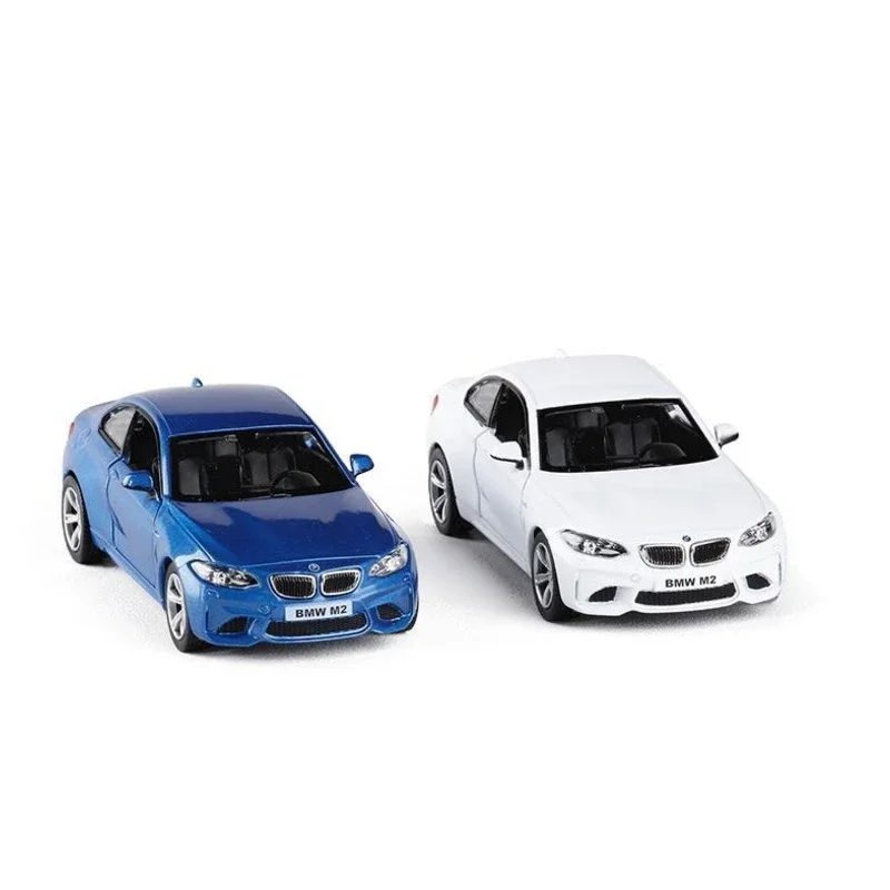 1/36 bmw m2 Limousine Spielzeug auto für Kinder rmz Stadt Druckguss Fahrzeug Miniatur modell zurückziehen Türen öffnen Sammlung Geschenk für Kind