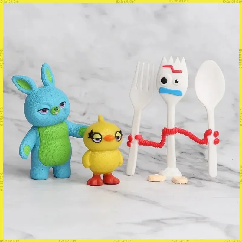 7 قطعة قصة لعبة 4 شخصيات الحركة اللعب وودي جيسي الطنانة الخفيفة شوكة خنزير الدب نموذج التماثيل دمية تمثال الاطفال هدية الكريسماس