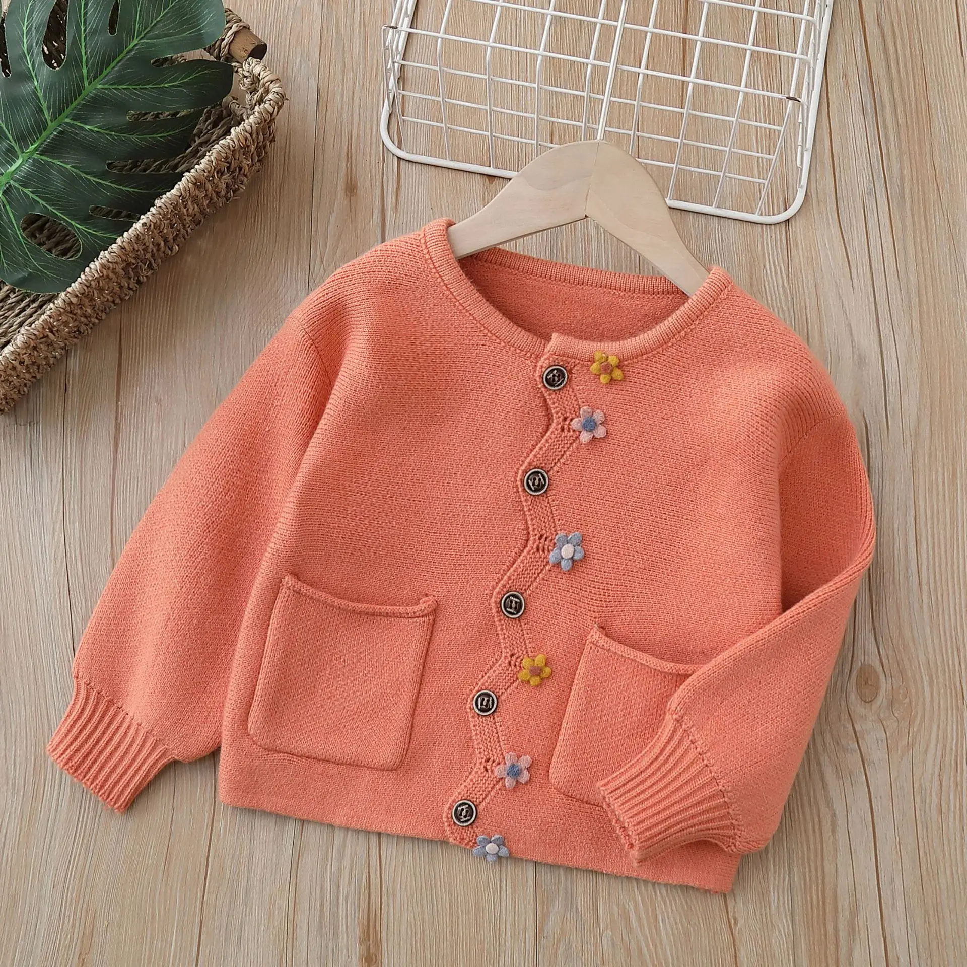 Girl\'s Cardigan Sweater Jacket Autumn Winter Children\'s Casual Knitted Jacket With Flower Stickers Girl\'s Handmade Sweater Top