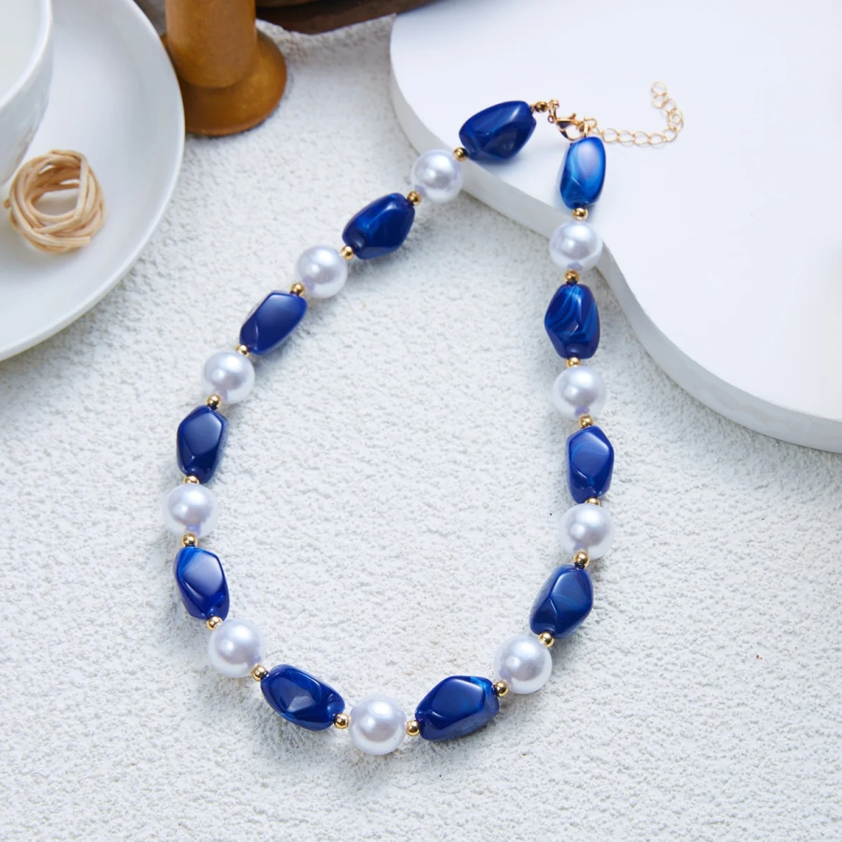 Französische sanfte barocke Halskette mit simulierten Perlen aus rosa Harz für Damen und Herren, elegante, süße, unregelmäßige Perlen, Choker-Schmuck, Geschenk – Detail 24