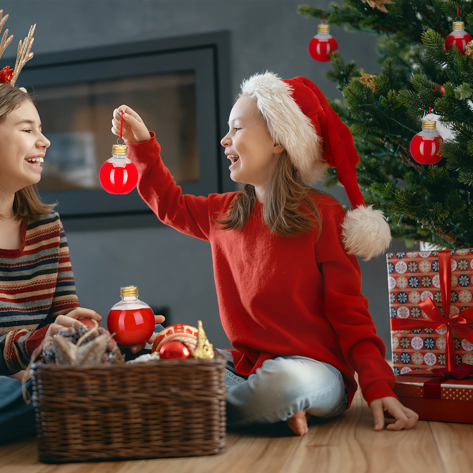 

10pcs Reusable Plastic Christmas Ornaments Fillable Water Bottle Bulbs for Juice Coffee Milk Storage Party Home Decoration