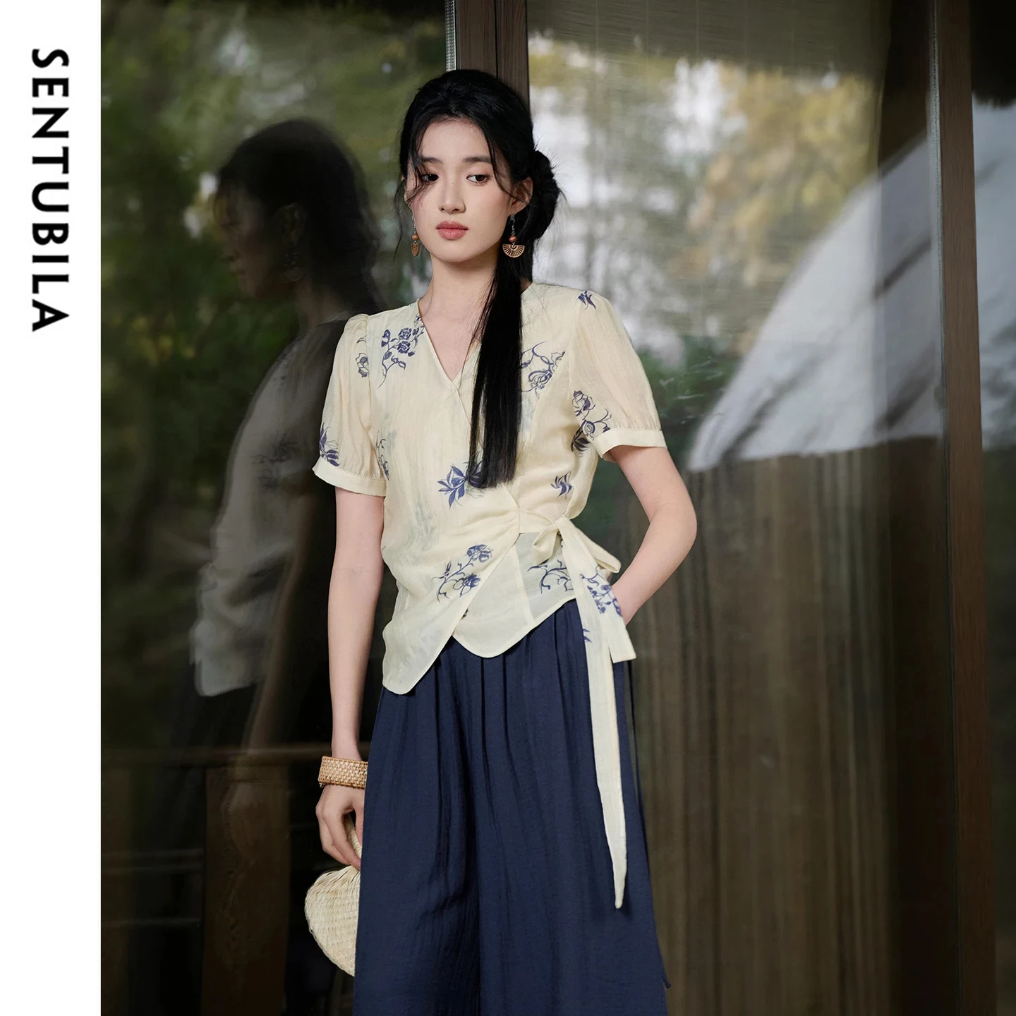 

SENTUBILA Women's Floral Print Blouse 2026 Summer New Elegant V-Neck Puff Sleeve Ruched Tie Waist Office Casual Top 162CA4661