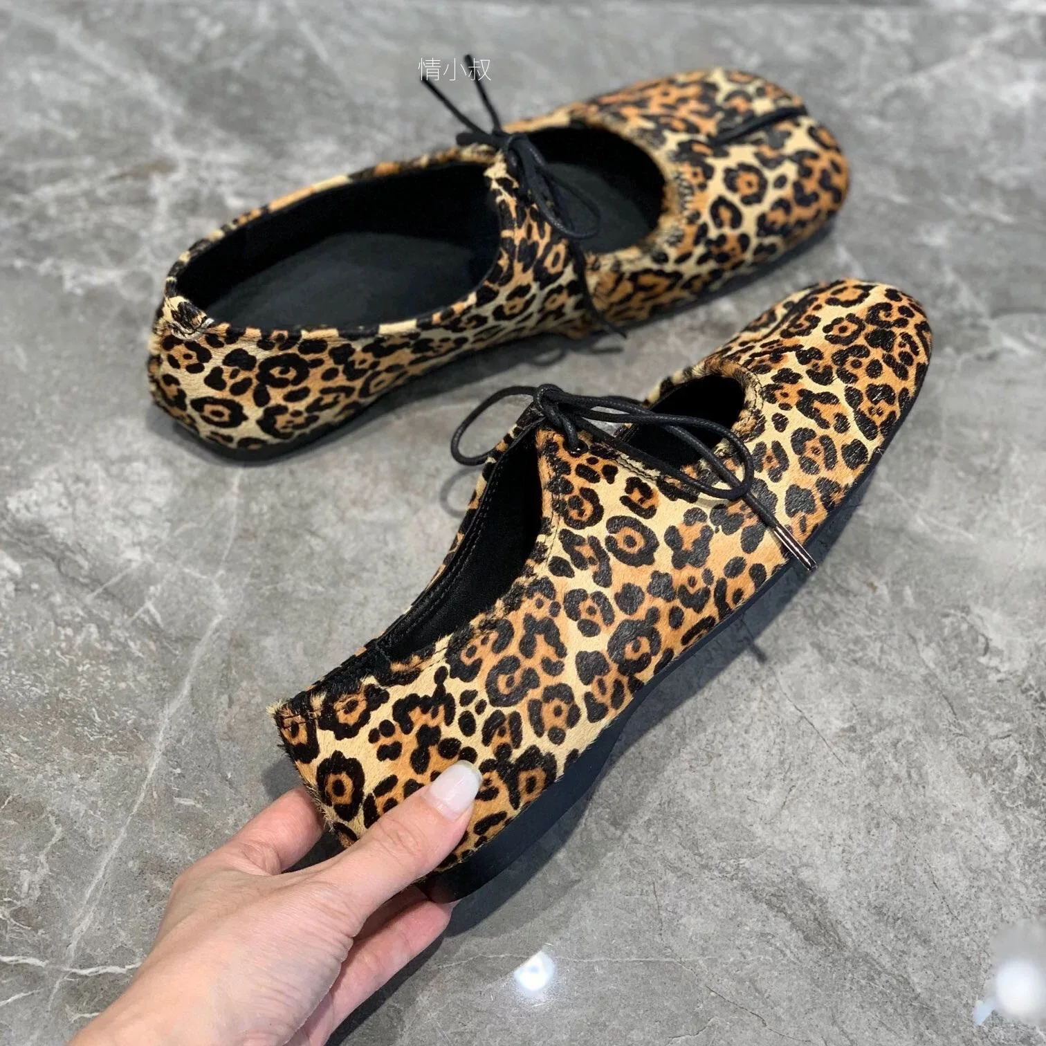 

2026 New Spring Korean Leopard Mary Janes Women Split Toe Flats Chic Leopard Print Shallow Mouth Ballet Flats Retro Casual Shoes