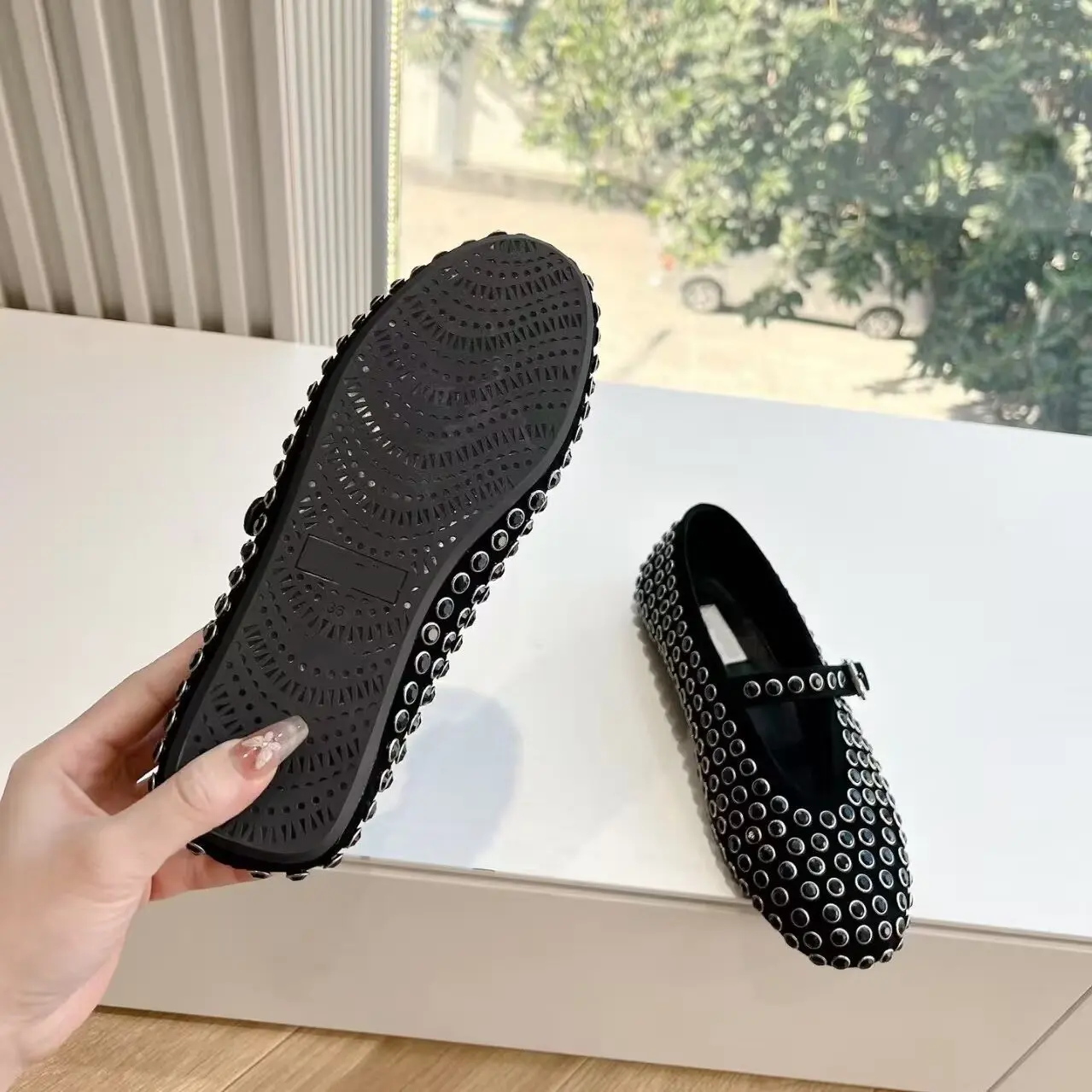 

Designer Brand's New Luxury Suede Rhinestone Ballet Shoes With Flat Bottom And Shallow Mouth, French Mary Jane Shoes For Women