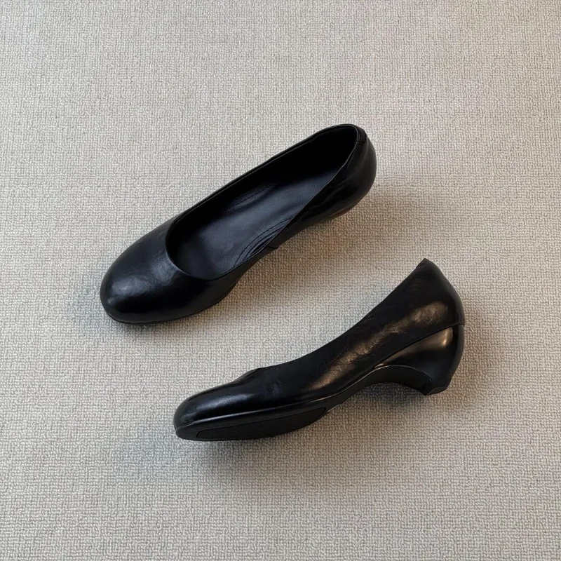 Chaussures à talons hauts pour femmes, rétro, minimalistes, à bout rond, à semelle épaisse, élégantes et faciles à enfiler.