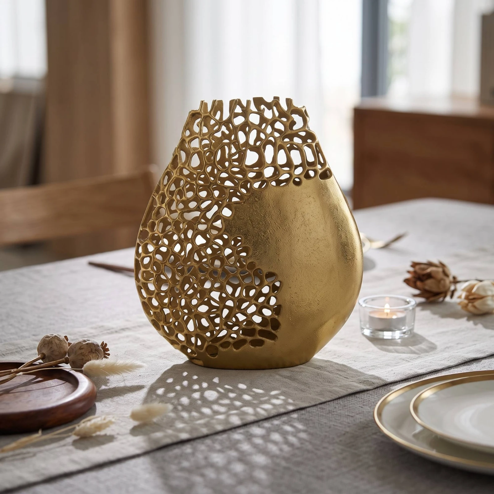Vase with Cutout Pattern Modern Luxe Decorative Metal Vase Vessel Sturdy Rustic for Interior Designers, Entryway Console