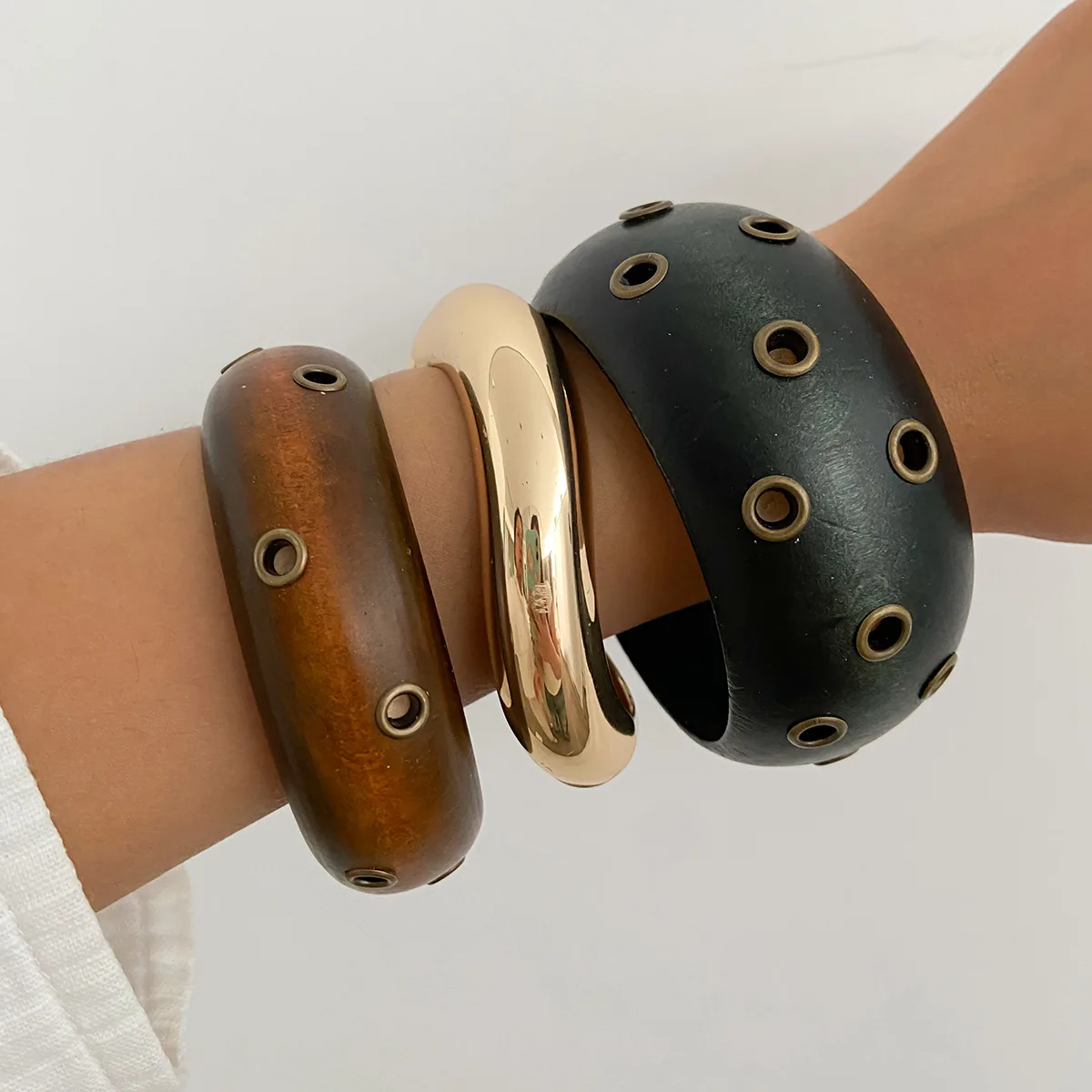 غير النظامية غلو ميلارد القهوة الأسود خشبية الكفة أساور الشرير الجولة هندسية واسعة أساور مكتنزة أساور Mujer مجوهرات