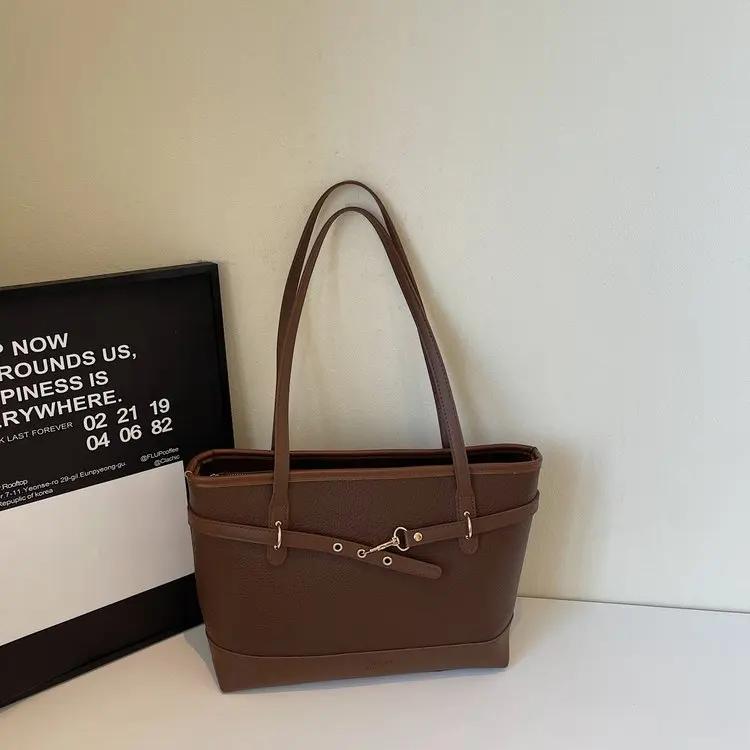 

2025 Autumn 271 New Shoulder Bag Fashion Versatile Underarm Bag Casual Simple Tote Bag Large Capacity Women's Bag