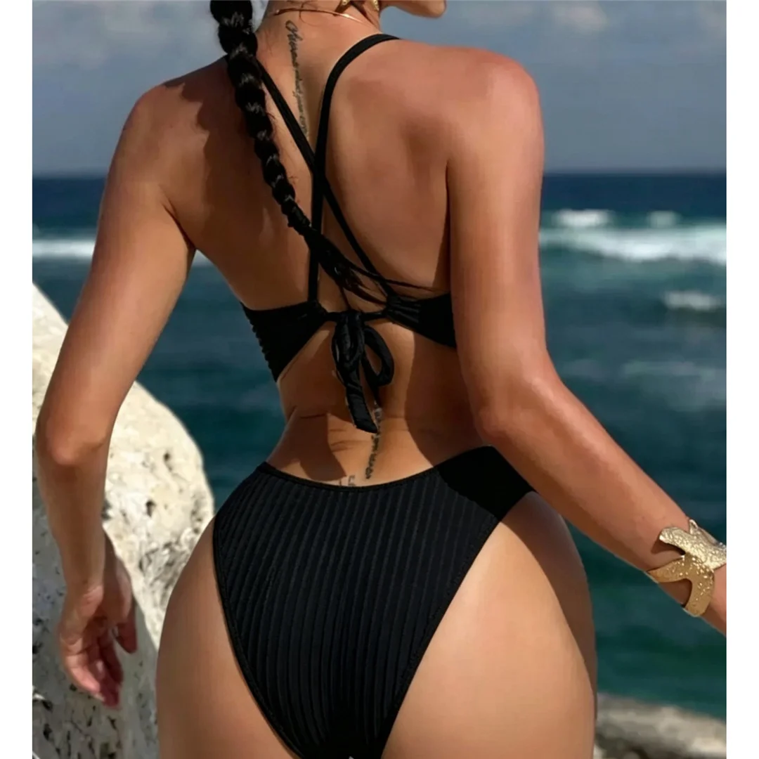 Bikini mit überkreuztem Rücken, geripptem Metallring, Damen-Badeanzug, zweiteiliges Bikini-Set, gepolsterter Badeanzug, Badebekleidung, Modell V8101. – Detail 7