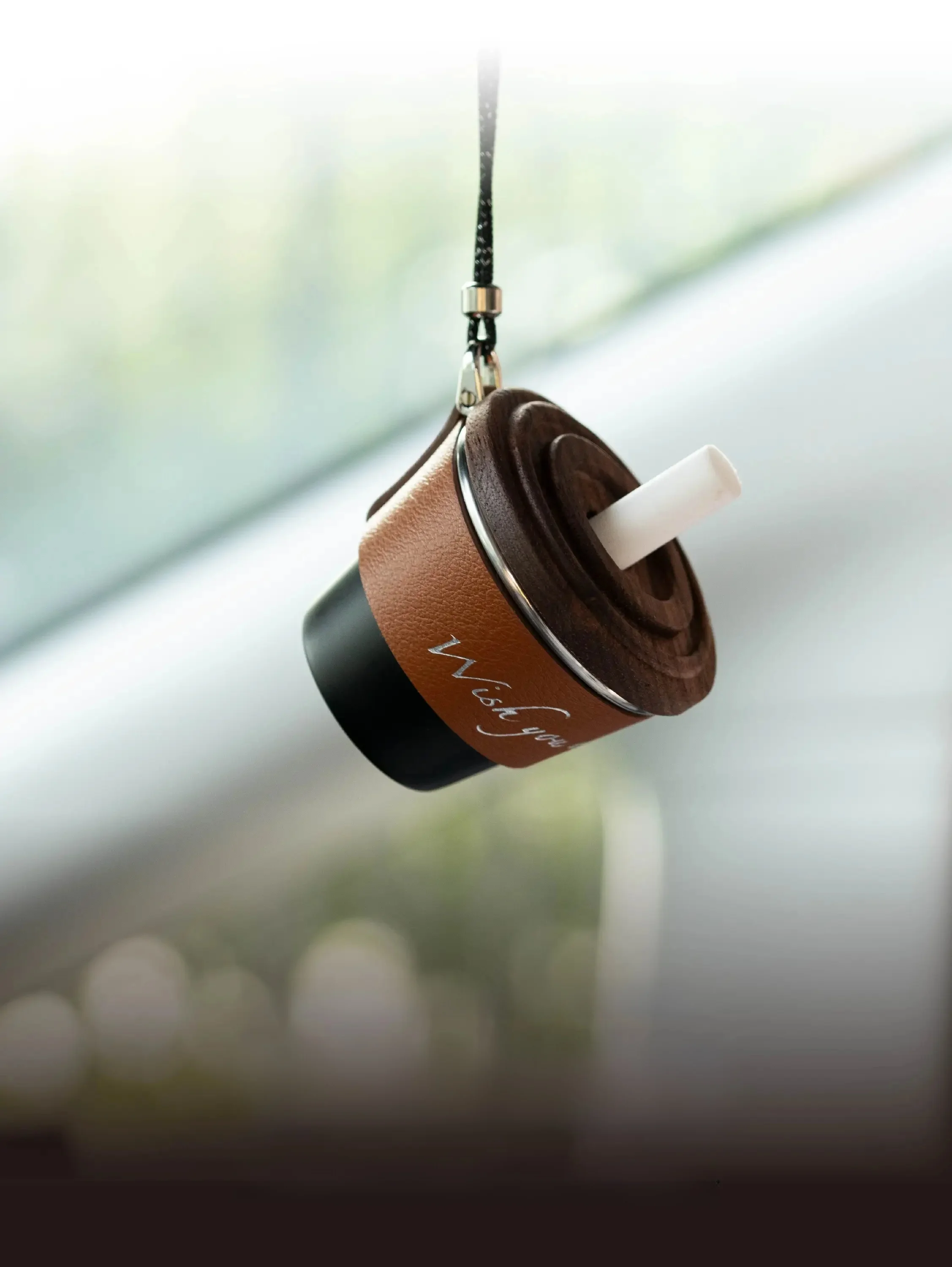 high-end-car-hanging-ornament-coffee-cup-scented-bag-charm-automobile-accessory-luxury-vehicle-decoration-premium-feel