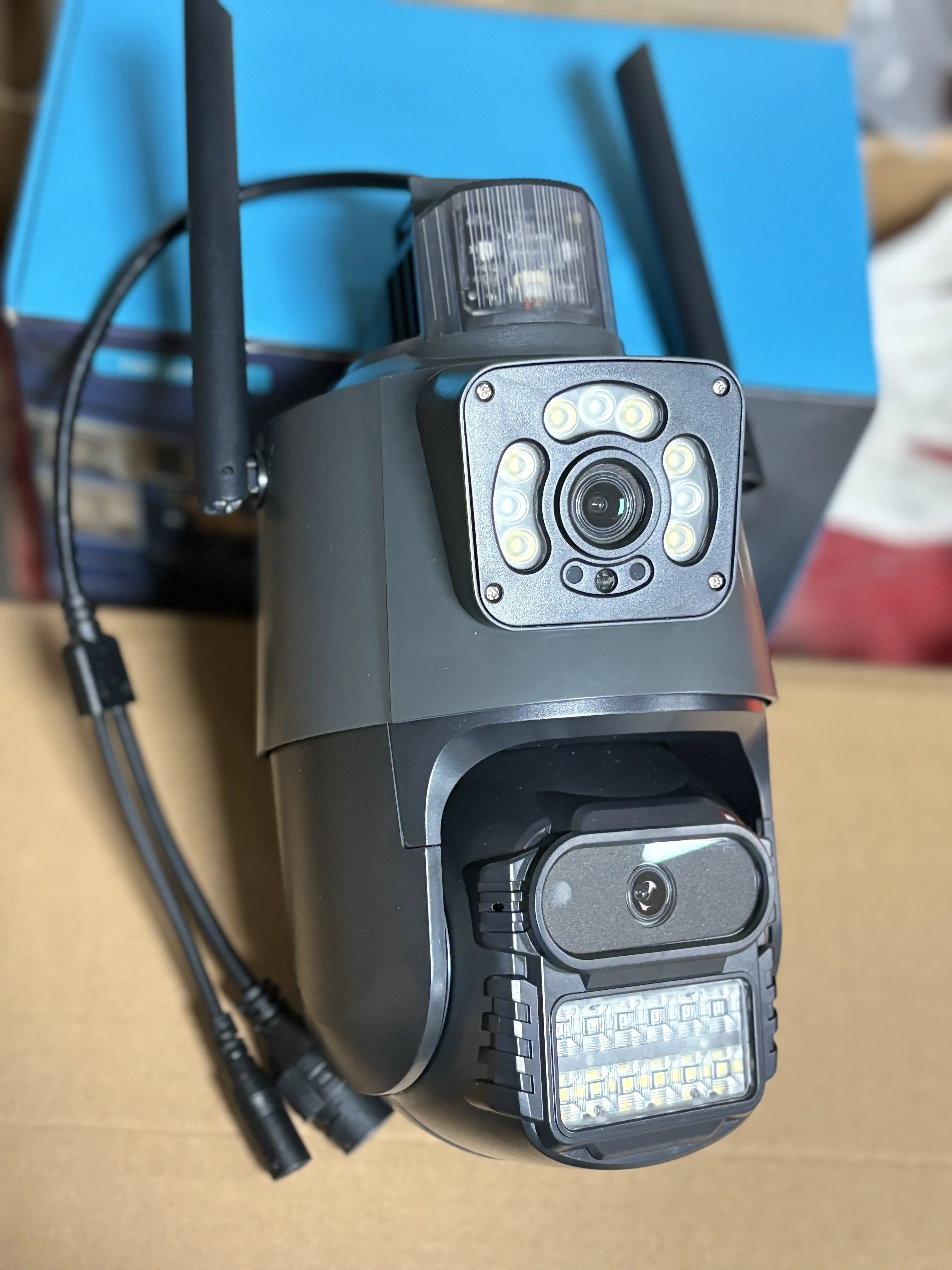 

Уличная Wi-Fi PTZ-камера 4K 8MP HD камера с двумя объективами и двойным экраном AI Автоматическое отслеживание Видеонаблюдение Полицейская световая сигнализация