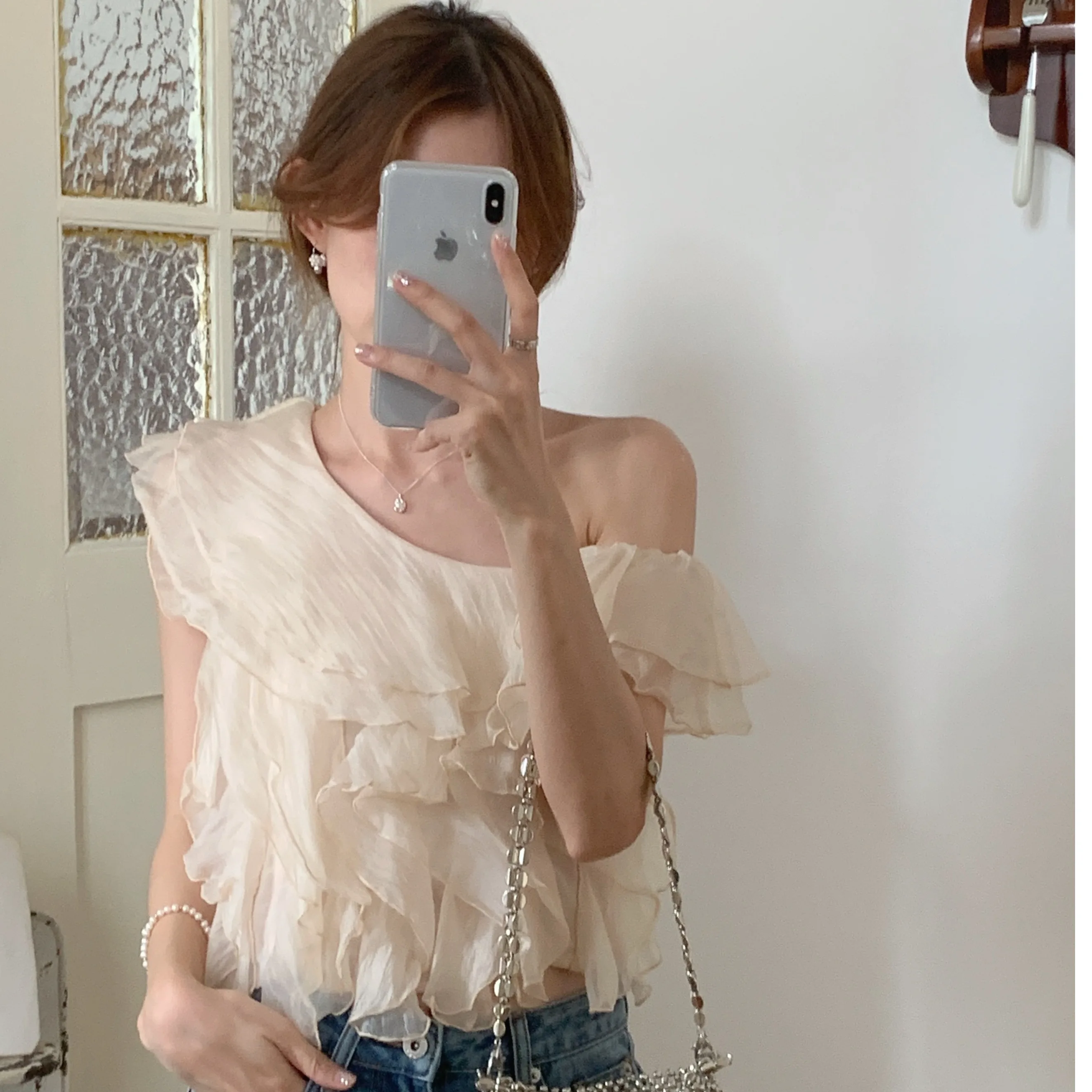 

Летняя женская блузка 2026 в стиле «сладкий и острый» с коротким рукавом, сборками на плечах, бантом и кружевной отделкой на талии