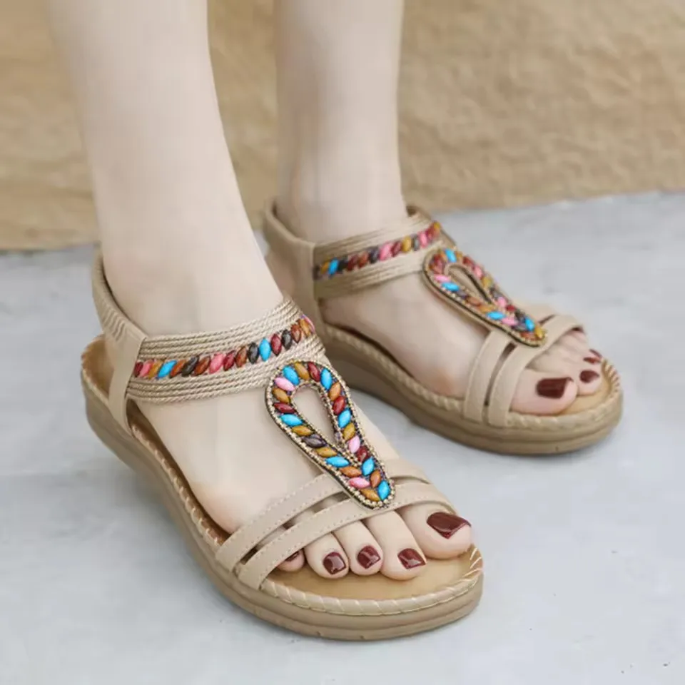 صنادل نسائية صيفية مقاس كبير على الطراز البوهيمي شباشب نسائية غير رسمية صنادل نسائية ناعمة خفيفة الوزن للشاطئ في الهواء الطلق