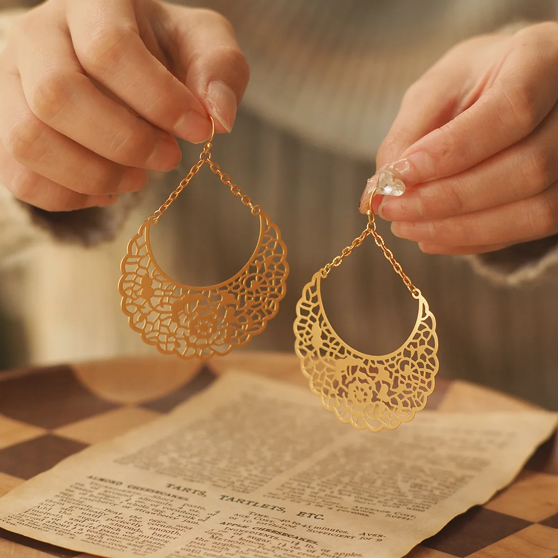 

Greek Niche Vintage Court Style Earrings - Hollow Rose Flower Flake Tassel Studs
