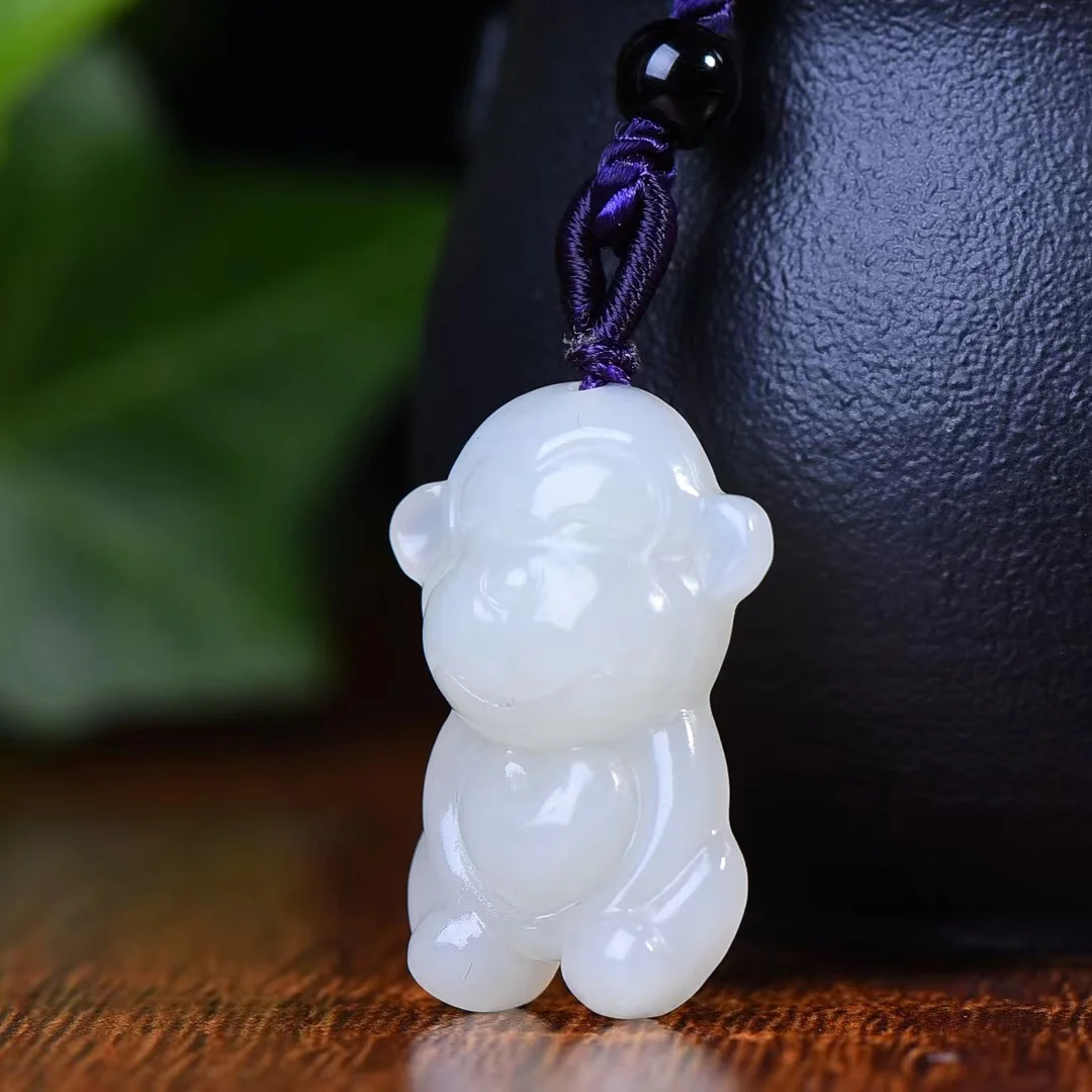 

Exquisite Hetian Jade Heart-shaped Monkey Pendant Jewelry