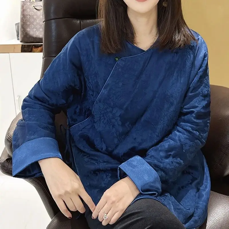 

Chinese Style Velvet Cotton Shirt for Women Autumn New Retro Style Thick Long Sleeved Womens Blouse Fashion Womens Tops