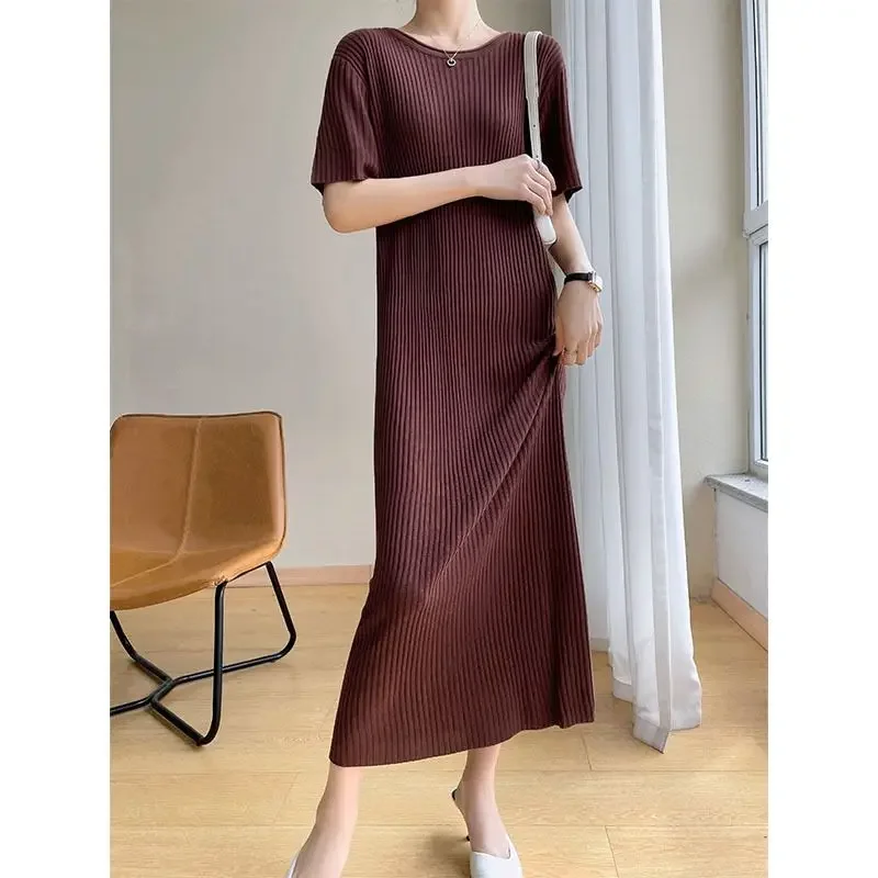 T-shirt in seta di ghiaccio Strisce verticali dritte larghe e sottili con abito elegante in tinta unita sopra il ginocchio ZT384