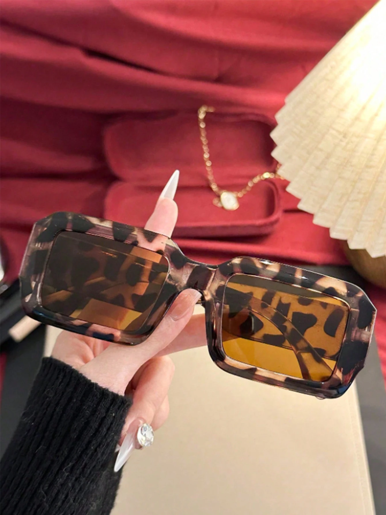 1 Stück Vintage-Mode-Sonnenbrille mit Leopardenmuster und rechteckigem Rahmen, trendiger High-End-Modeartikel, geeignet für Vintage-Outfits, täglich W – Detail 2