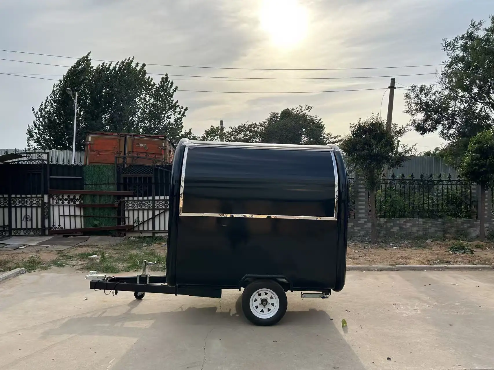 

Фудтрак-тележка для фастфуда, для использования на пекарнях, фабриках по производству закусок, винодельнях, ресторанах в США