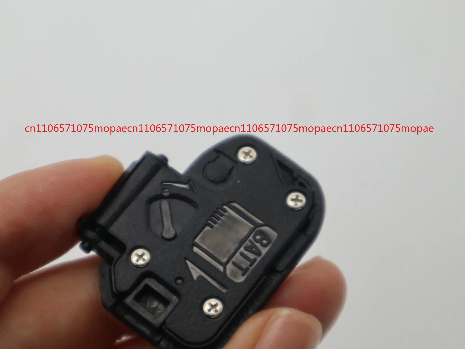 

OK 1pc Original Battery Cover for Sony A7S2 A7II A7M2 Digital Camera Accessories