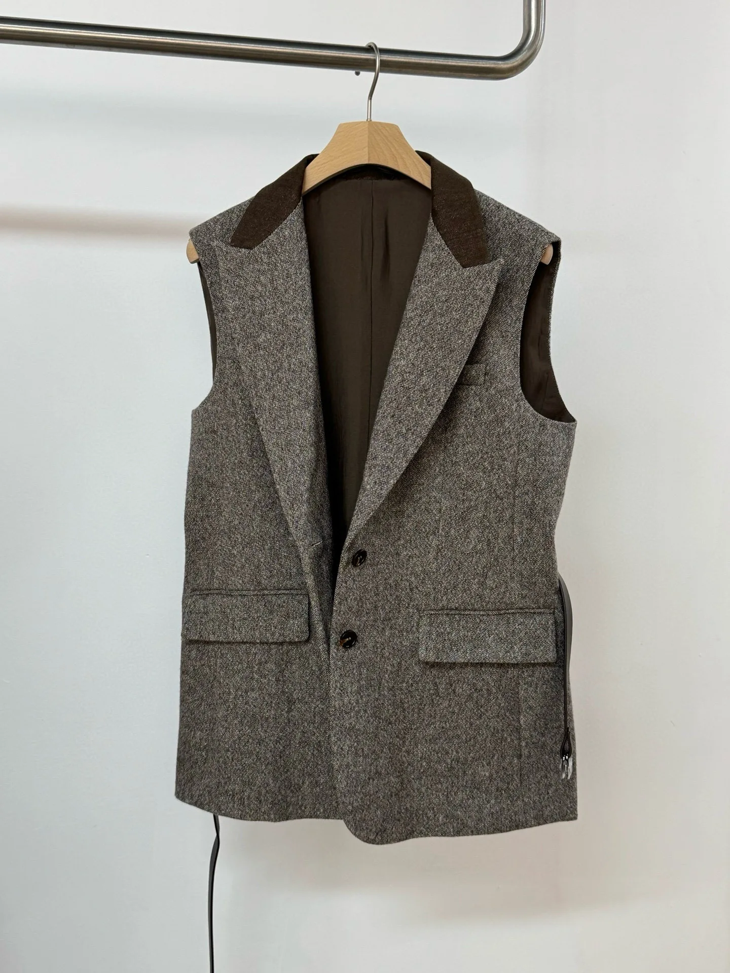 

High Quality 25 Autumn and Winter New Women's Wool Waist Wool Coat Coat with Elegant Sleeveless Vest