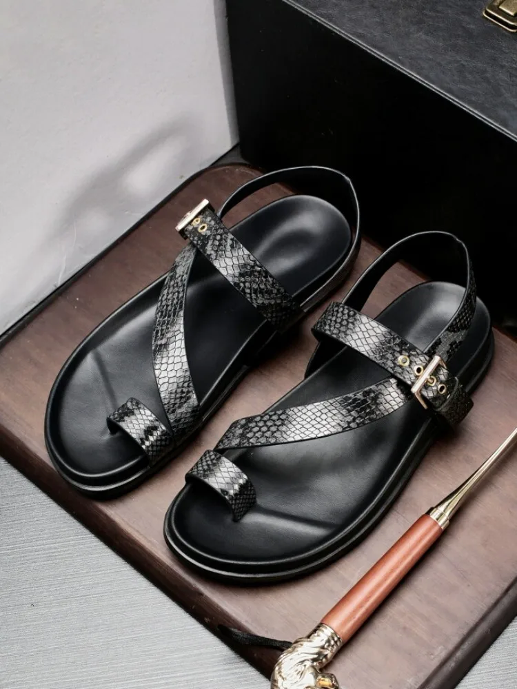 New Summer Mens Genuine Leather Sandal Clip Toe Breathable Fashion Personality Flat Shoes Strap Buckle Casual Gladiator Sandals
