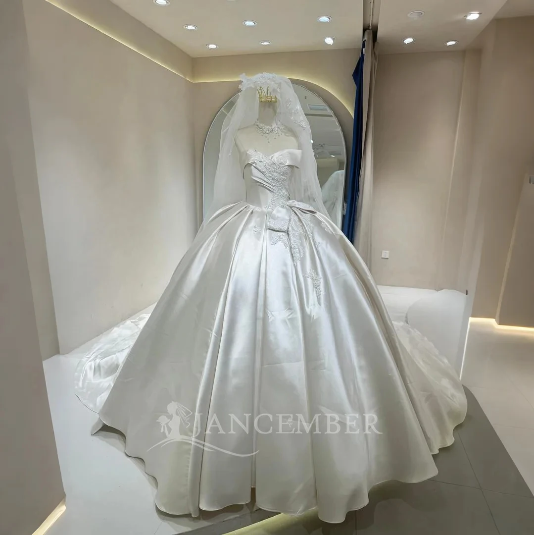 

Customized Women's Princess Ball Gown Satin Strapless Wedding Dresses Sleeveless Bridal Gown with Chapel Train платье свадебное