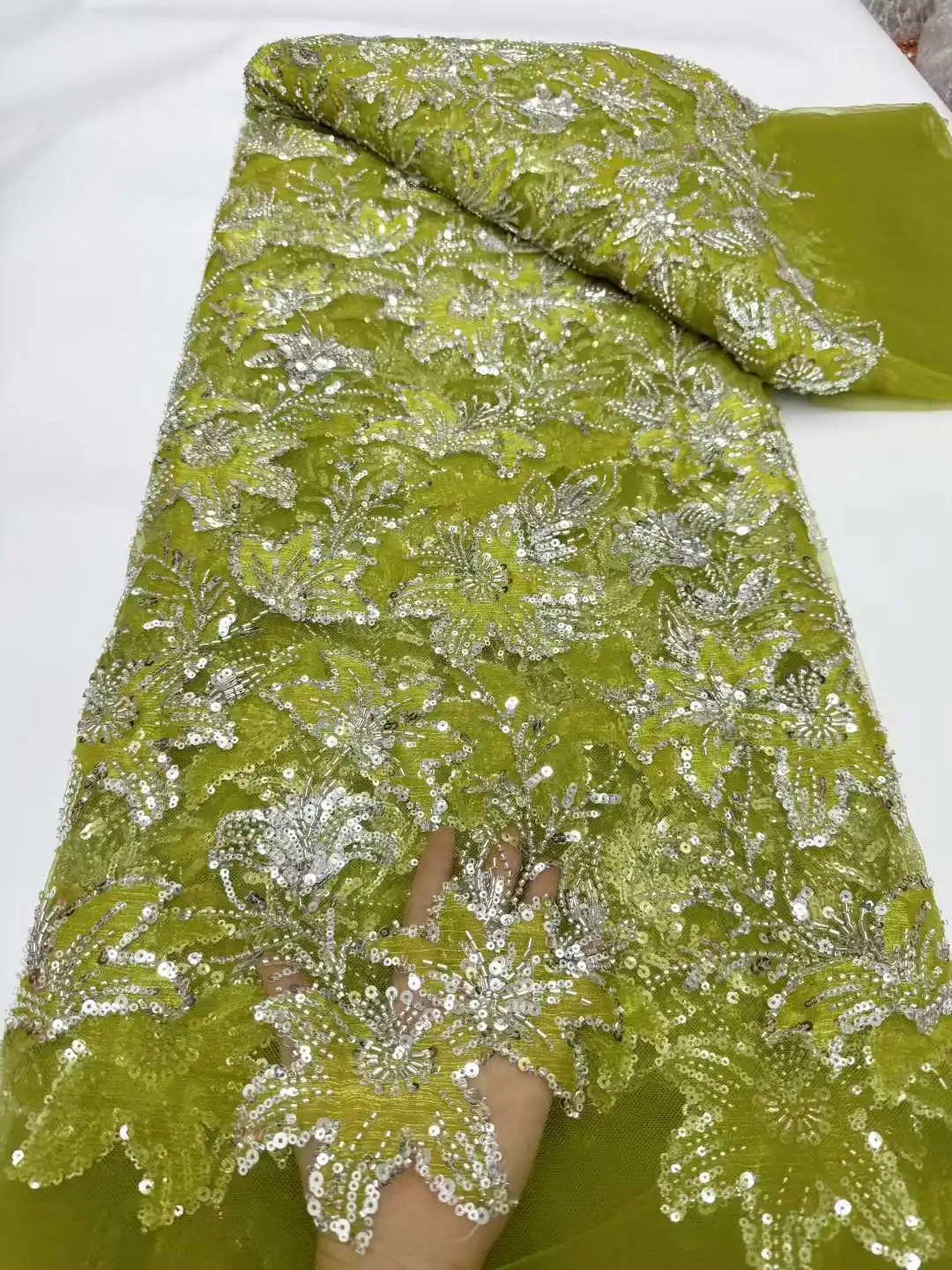 

Wholesale High Quality Butterfly African Lace Fabric Lace Luxurious Sequins Beads Embroidered Tulle Lace Fabric 5 Yards