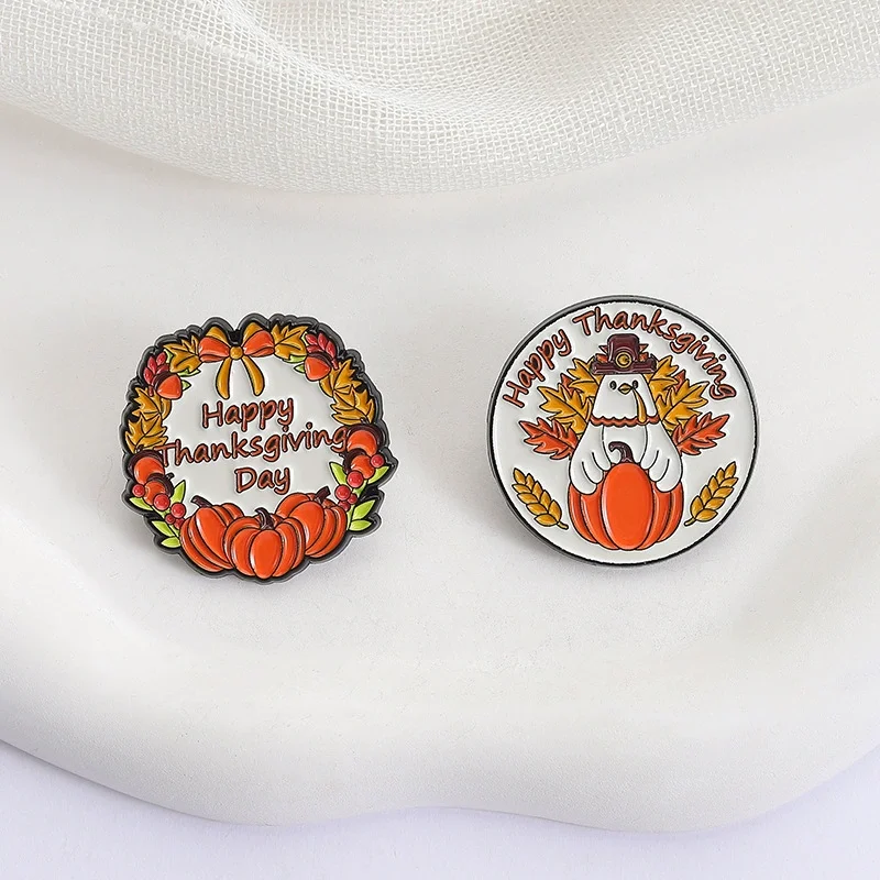 مضحك اليقطين شعار المينا دبوس الكرتون سعيد الشكر بروش معدني الملابس قبعة مجوهرات سبيكة شارة أصدقاء هدية بالجملة