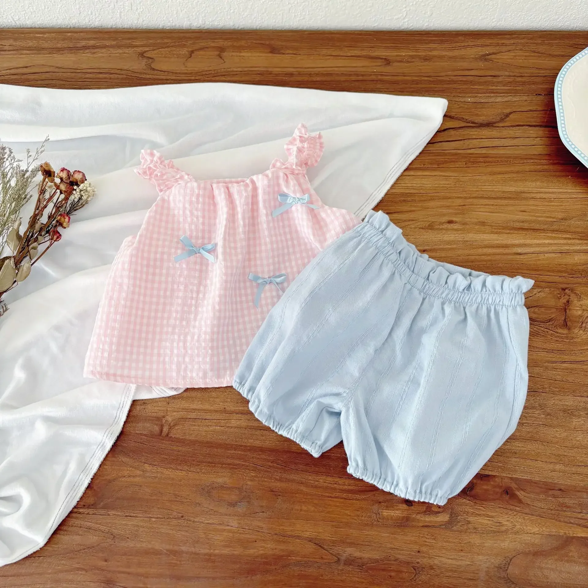 

2025 Summer Girls Outfit 100% Cotton Sling Checkered Top & Shorts Set Sweet Bowknot Ruffled Design Two - Piece Kids Clothing