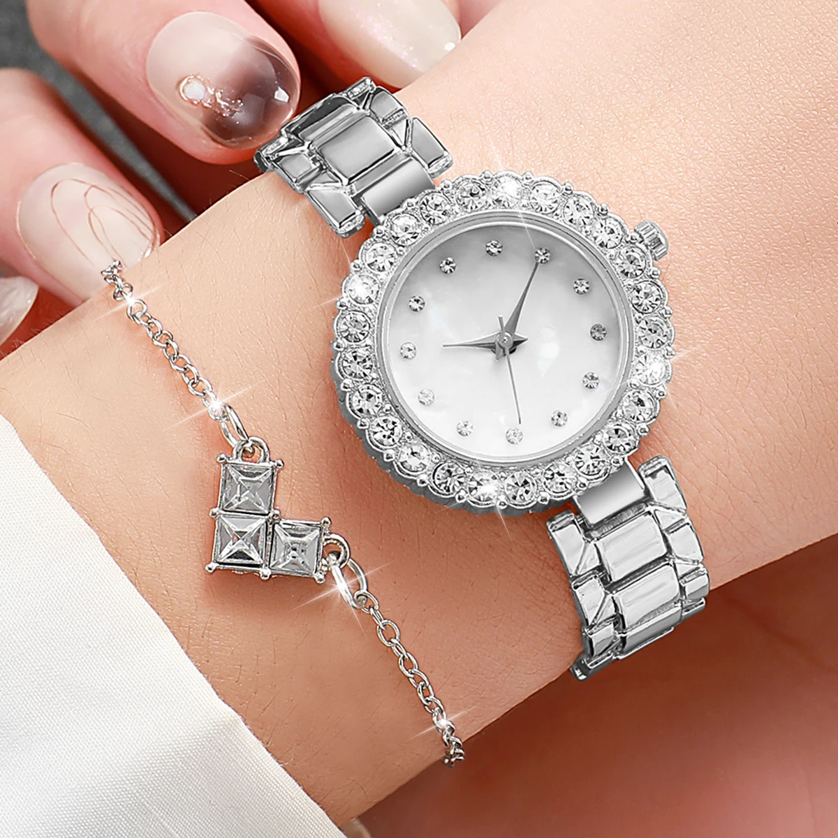 6PCS/Set Women Watch Fashion Rhinestone Dial Ladies Quartz Watches Silver Band Wristwatch Clock Jewelry Set（Without Box）