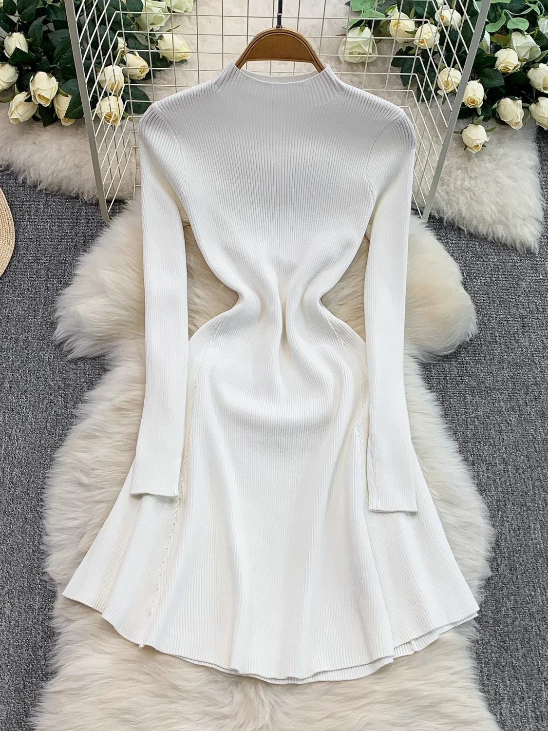 슬림 니트 미디 드레스 하프 하이 칼라 긴팔 단색 골지 미디 길이 A라인 스커트 출근룩 가을 신상