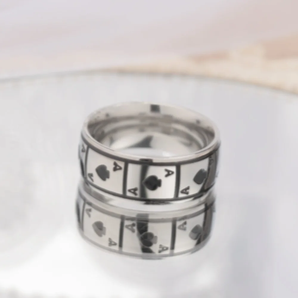 Mirror Surface Tita…