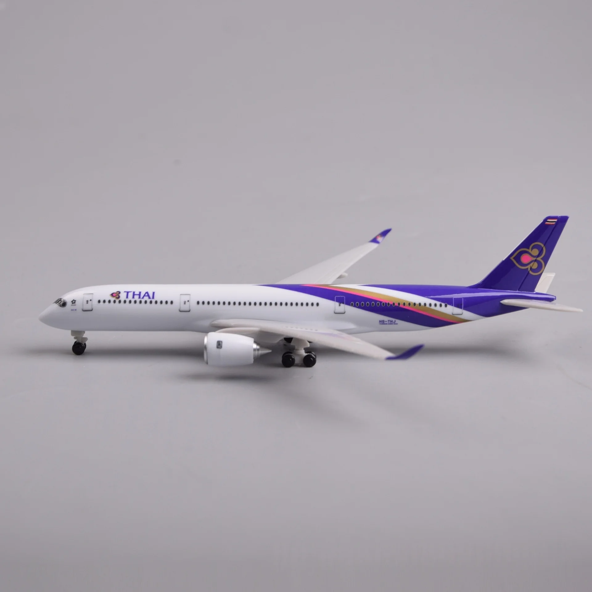 A350 Thai Airways Air-bus 350 Plastic Model 20cm Scale Aircrafts ABS Airplane Model Kit Adults Fun Collectible Miniature