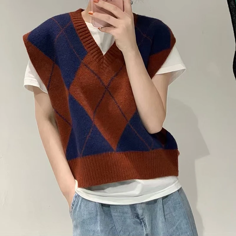 

Vintage V Neck Korean Fashion Pullover Sweaters 2023 Sleeveless Argyle Plaid Knitted Sweater Vest Women Outwear Loose Tops 28814