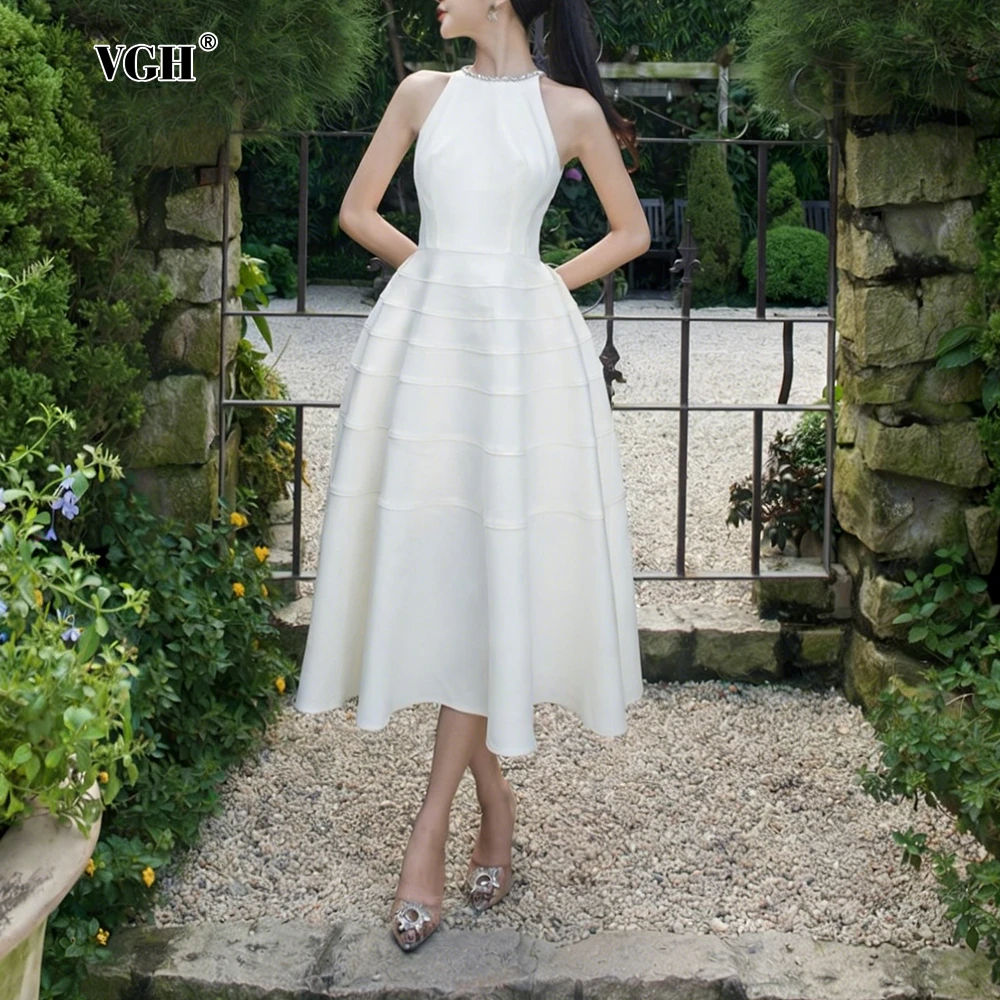 

Белое миди-платье VGH для гостей на свадьбу, без рукавов, с жемчужным декором на шее, приталенное, многоярусное, для стильных выходов