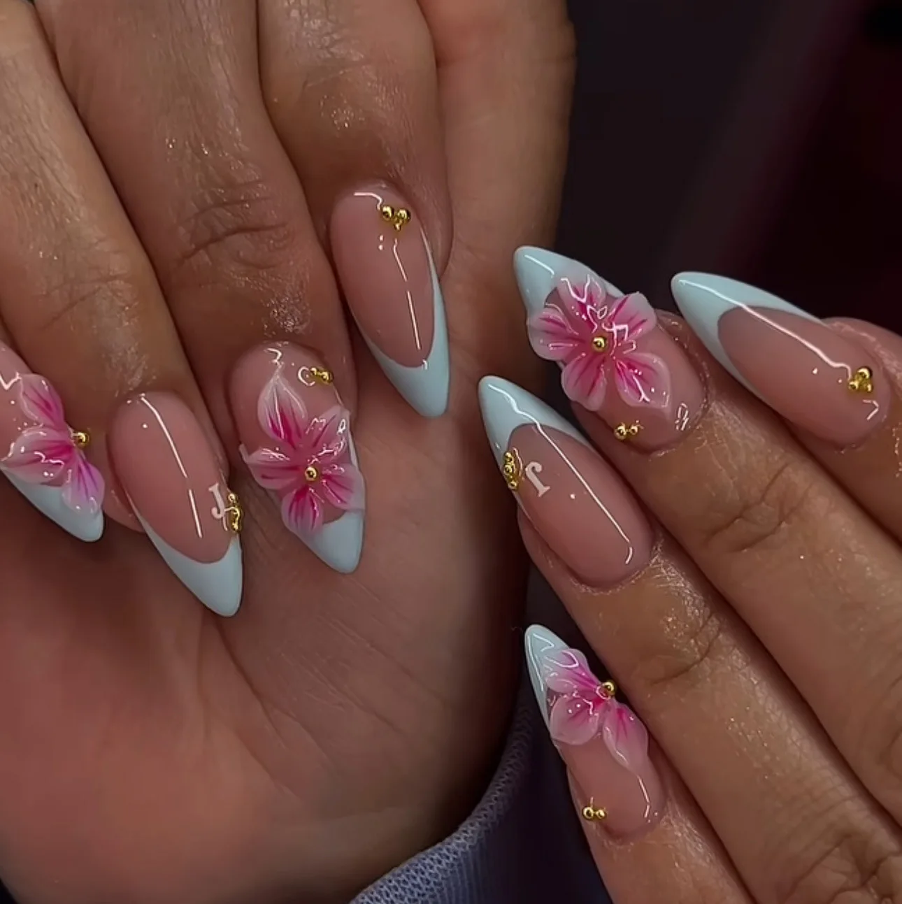 24Pcs Press on Nails Pink Gradient Sets Tips Almond Flower Stick on False Nail with Pearl Decor Reusable Fake Nail Round Head