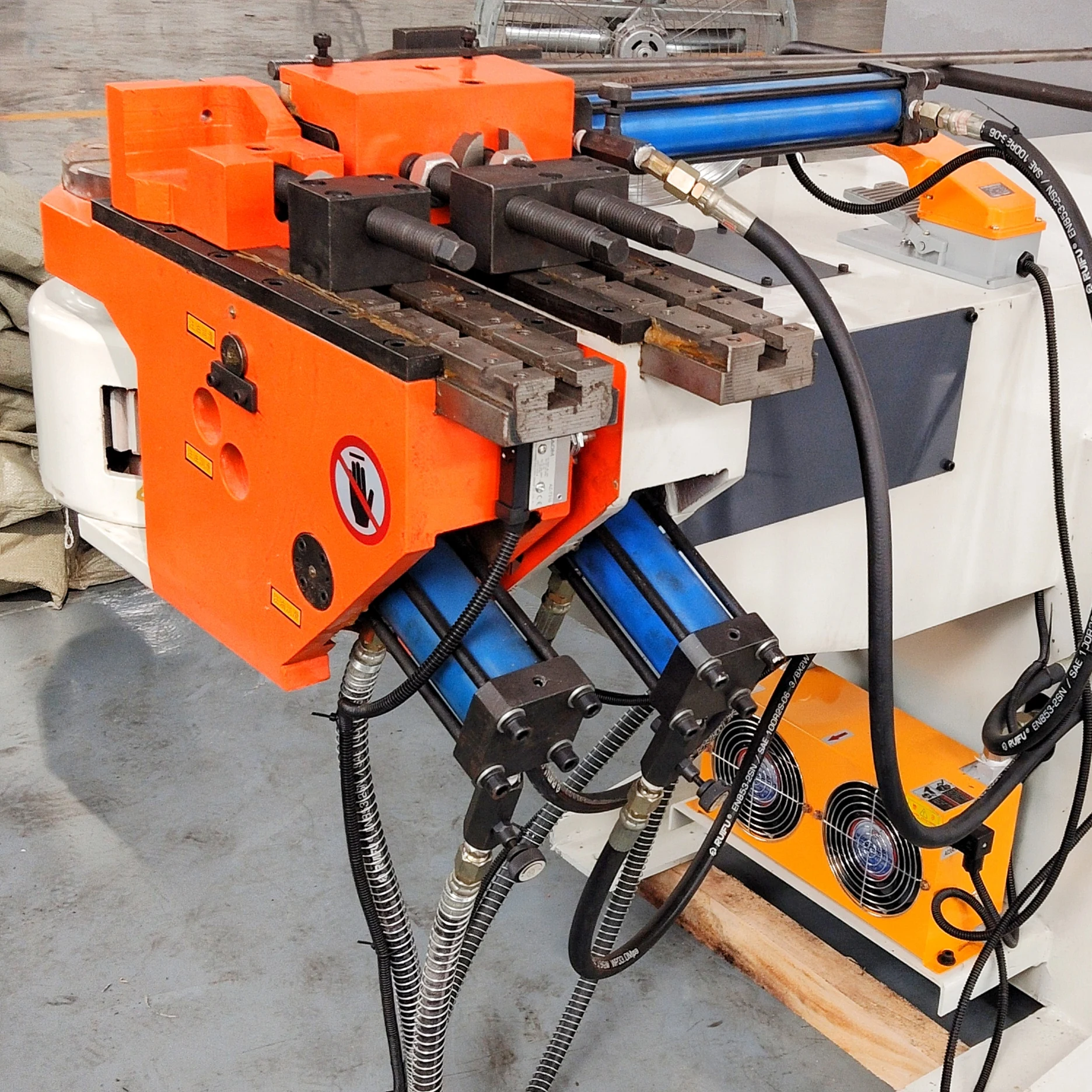 【Hot】High Performance Pipes Bender 25 38 50 75 89 NC Semi Automatic Steel Pipe Bending Machine for Iron Steel Pipe