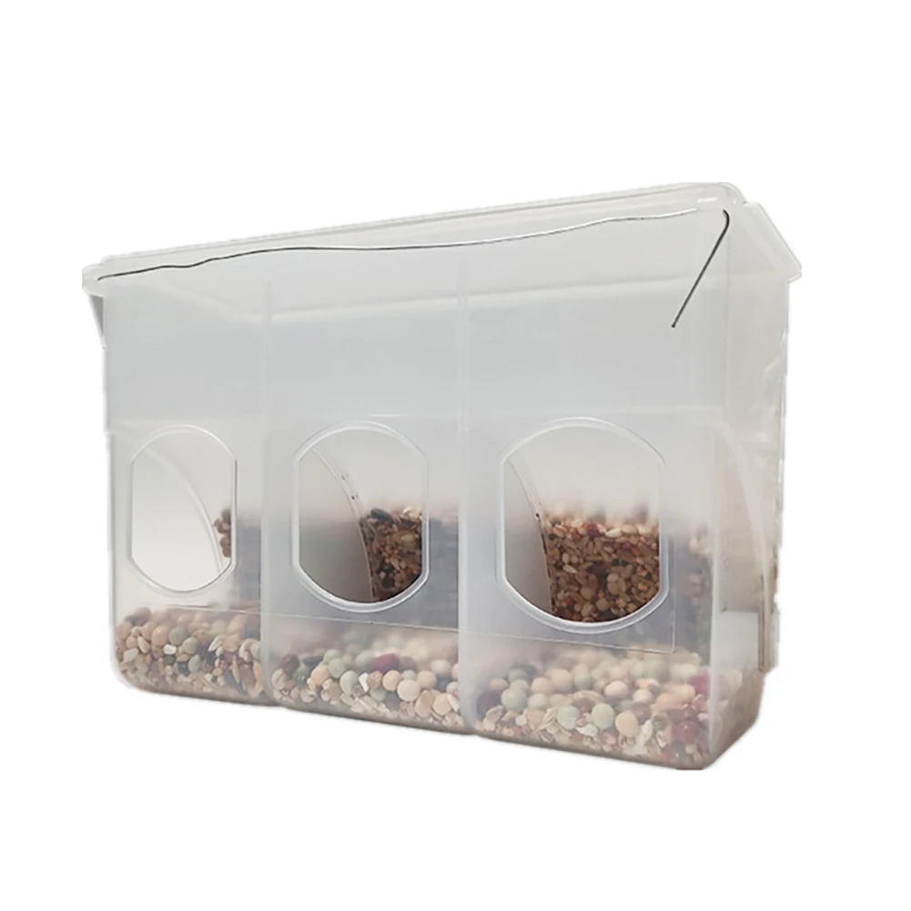 Mangiatoie per uccelli con 3 piccoli slot Gancio Design arrotondato Gabbia trasparente impermeabile per uccelli Pollo Parrocchetto Forniture Prodotti per animali domestici