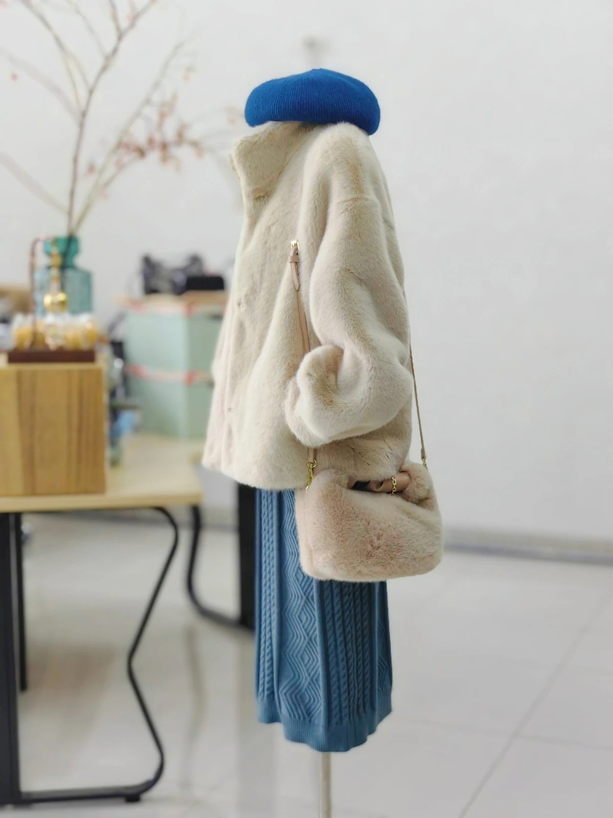 Fashion Elegant Atmosheric Comfort Simple Beige Long Sleeve Stand Collar Single-Breasted Loose Comfortable Classic Faux Fur Coat