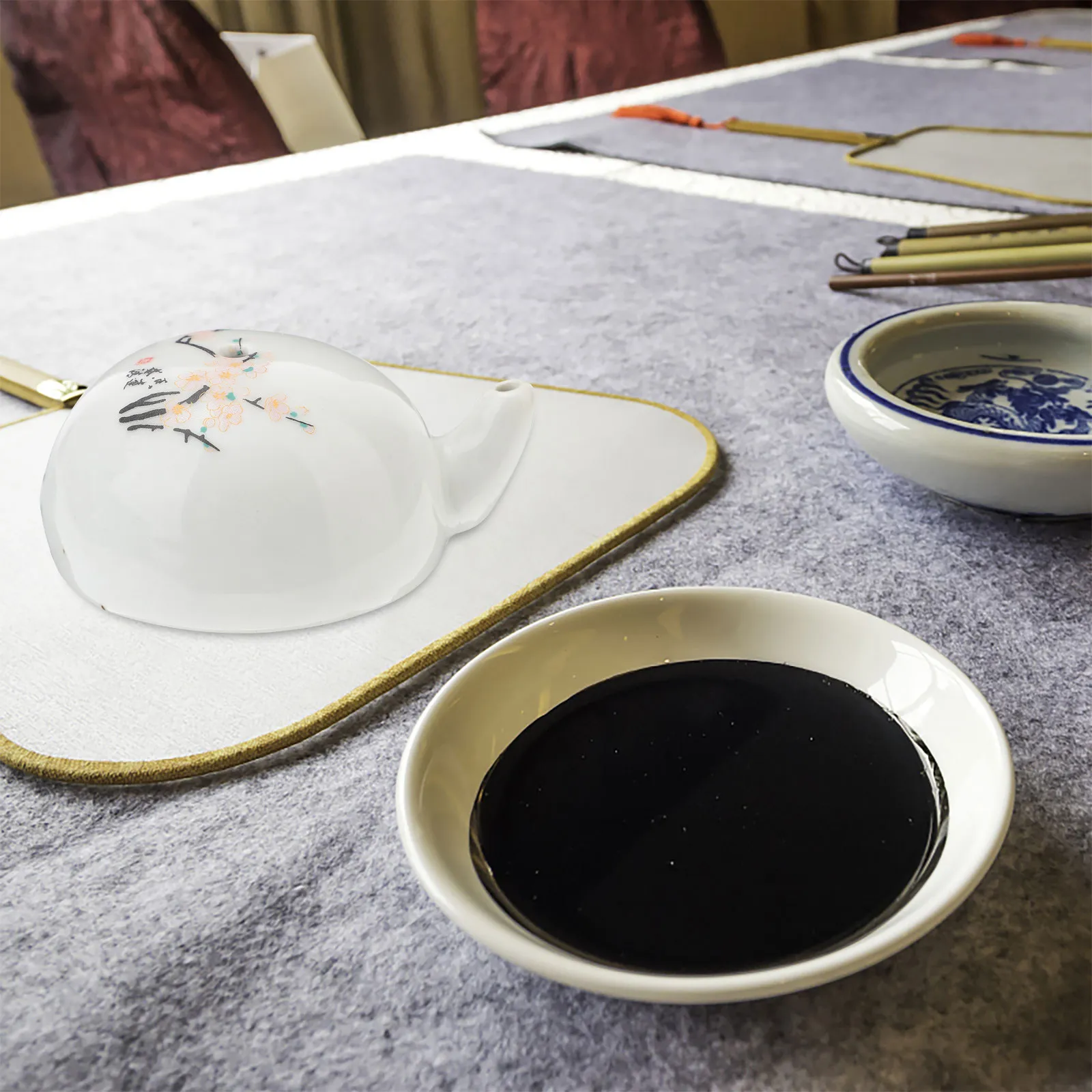 

Ceramic Water Dropper Smooth Edges Easy to Clean Calligraphy Accessory for Ink Grinding Chinese Culture Lovers Desktop Adornment