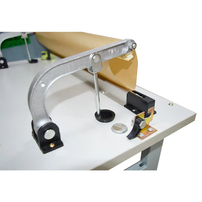 حقيبة السدادة دواسة القدم دفعة حقيبة بلاستيكية السدادة آلة الختم الحراري حزمة تقلص Sood تغليف المشروبات الكهربائية